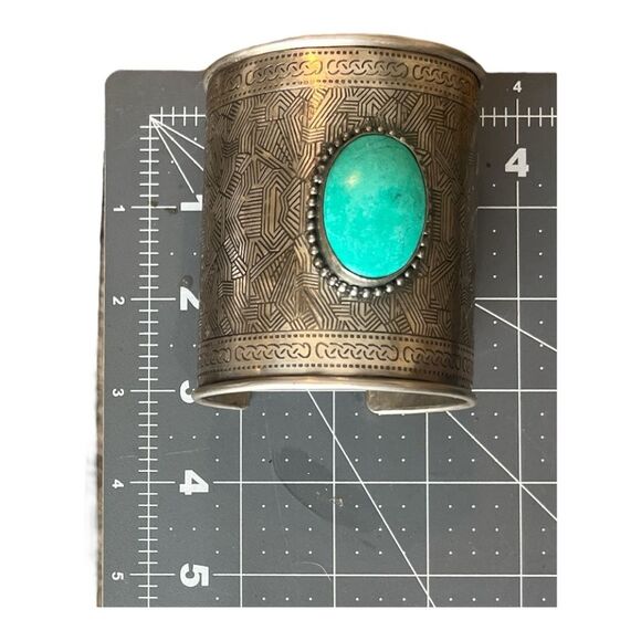 Silver Cuff Bracelet with Turquoise Stone - Picture 3 of 4